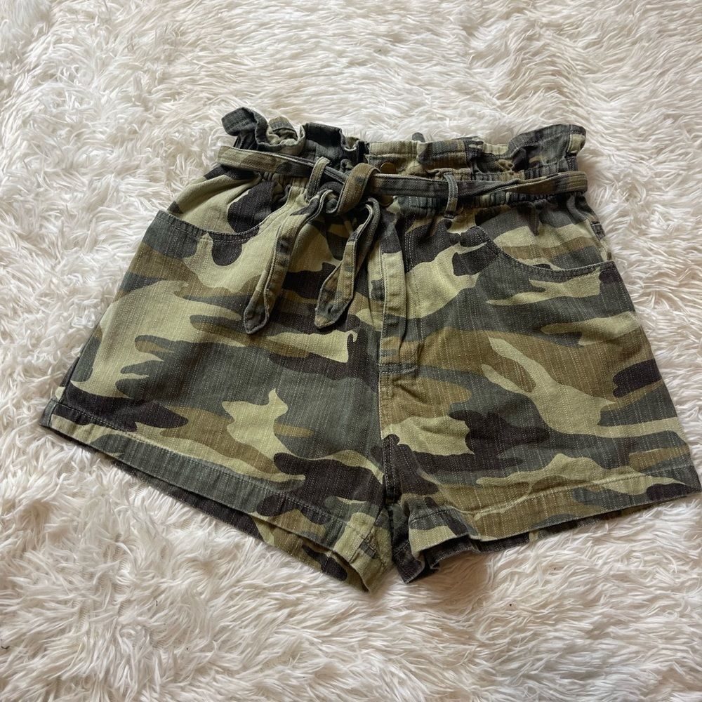 Entro Camo Paperbag Shorts Small